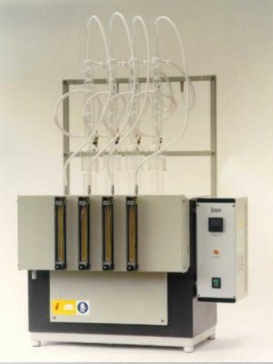 Corrosiveness and oxidation stability of light oils